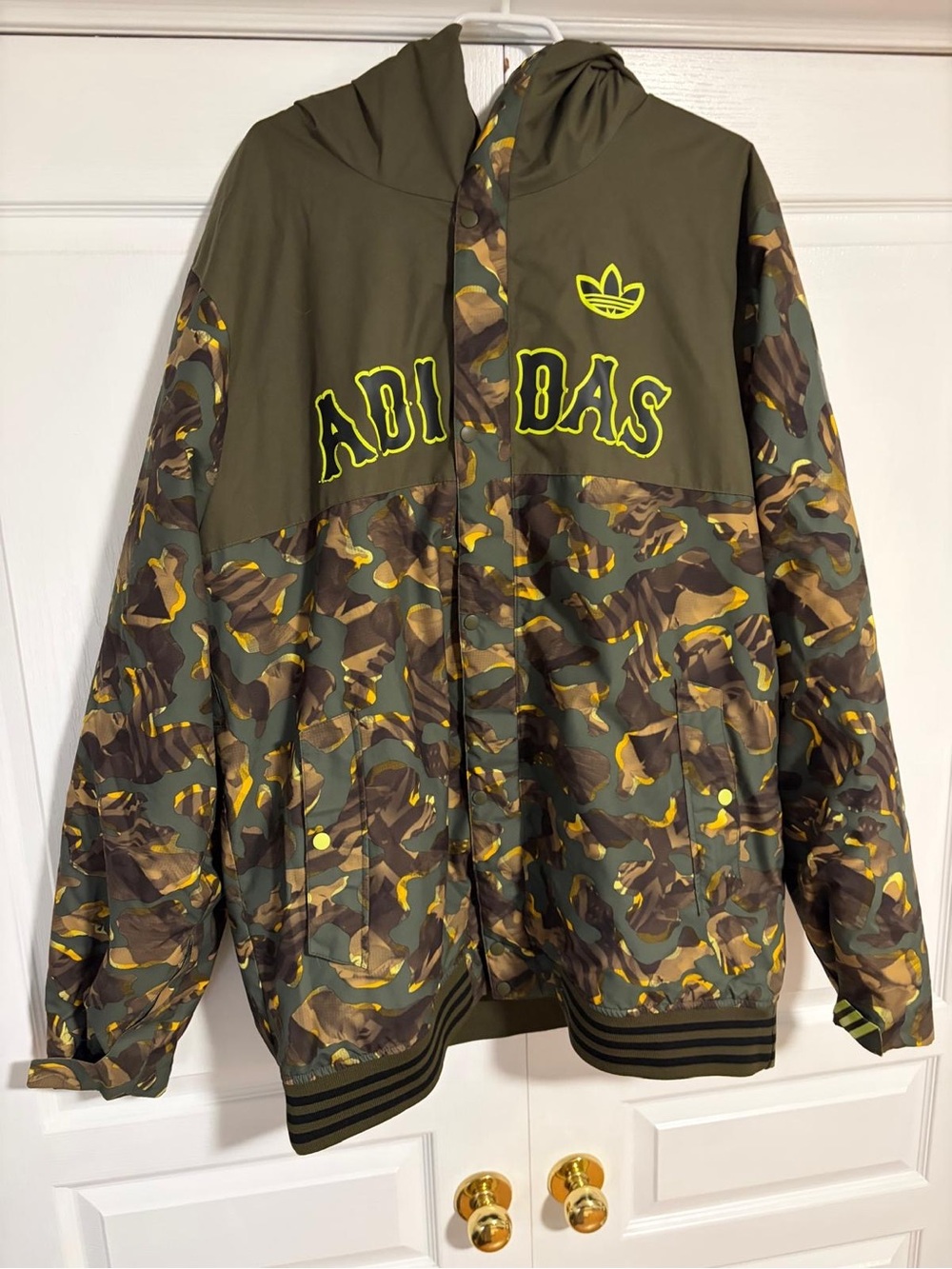 Vintage Men adidas jacket size XL
